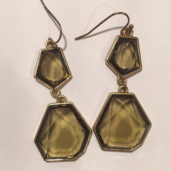 🧞‍♀️ 🚛MOVING SALE 🚛 Topaz dangle earrings 🍂 - Picture 2 of 3
